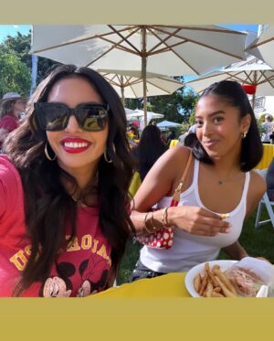 Vanessa Laine Bryant Instagram - USC Parents Weekend ❤️ @nataliabryant @uscedu ❤️ ✌🏾