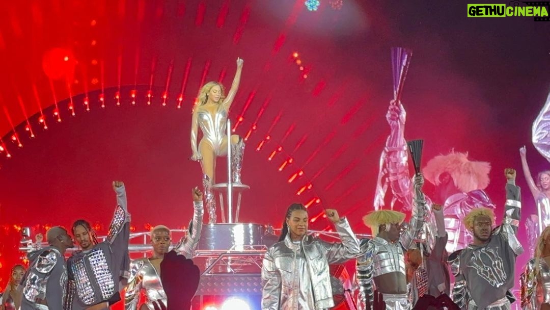 Vanessa Laine Bryant Instagram - Happy birthday @beyonce ❤️ #renaissance
