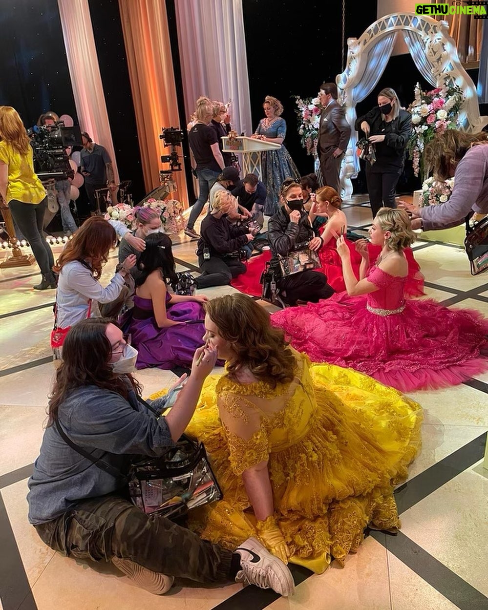 Vanessa Morgan Instagram - This Day 👗♥️