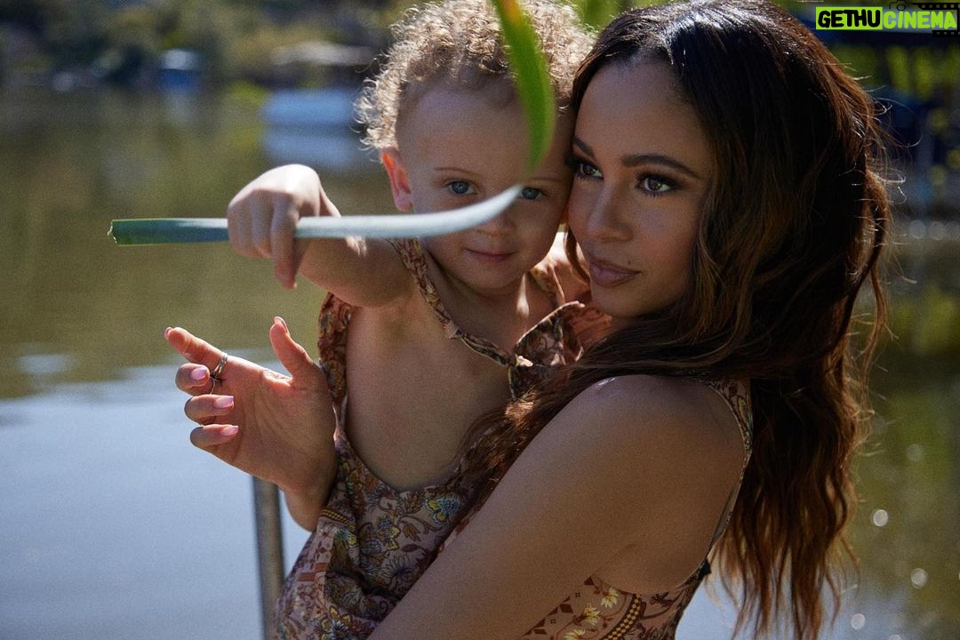 Vanessa Morgan Instagram - Happy Mother’s Day 🌸 Hope all my momma’s feel loved & appreciated today and everyday.