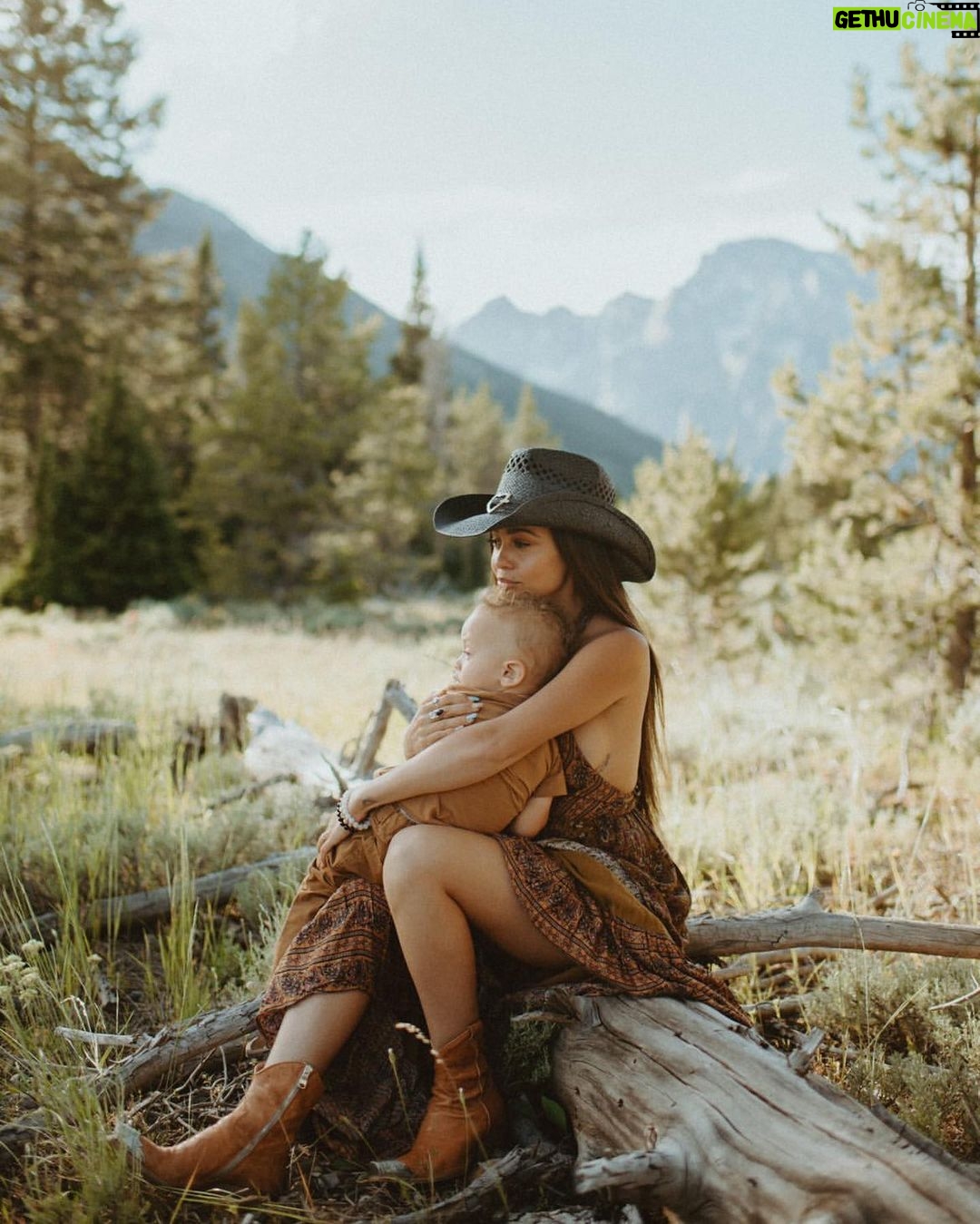 Vanessa Morgan Instagram - My forever ♾ adventure buddy. @jaidenrichanphotos Jackson, Wyoming