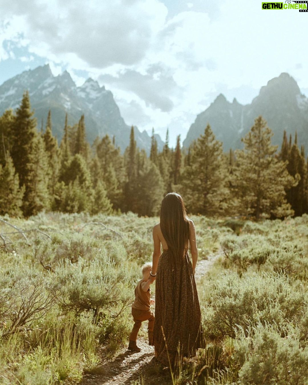 Vanessa Morgan Instagram - Free 🕊 …Thankyou @jaidenrichanphotos for documenting this chapter in Wyoming.