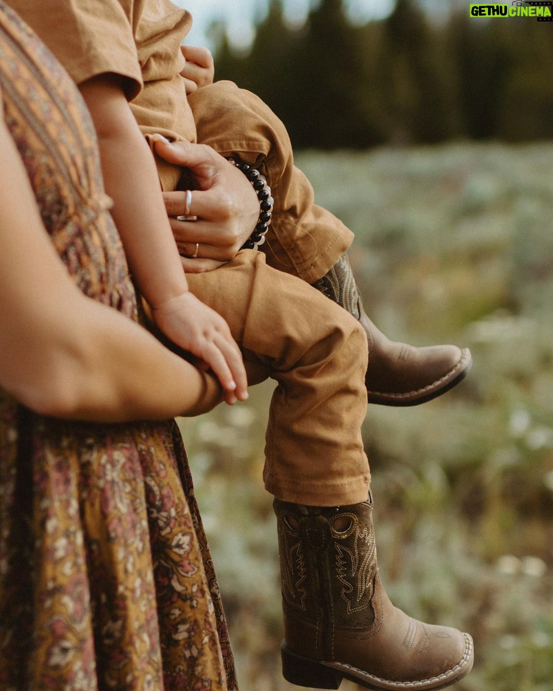 Vanessa Morgan Instagram - Free 🕊 …Thankyou @jaidenrichanphotos for documenting this chapter in Wyoming.