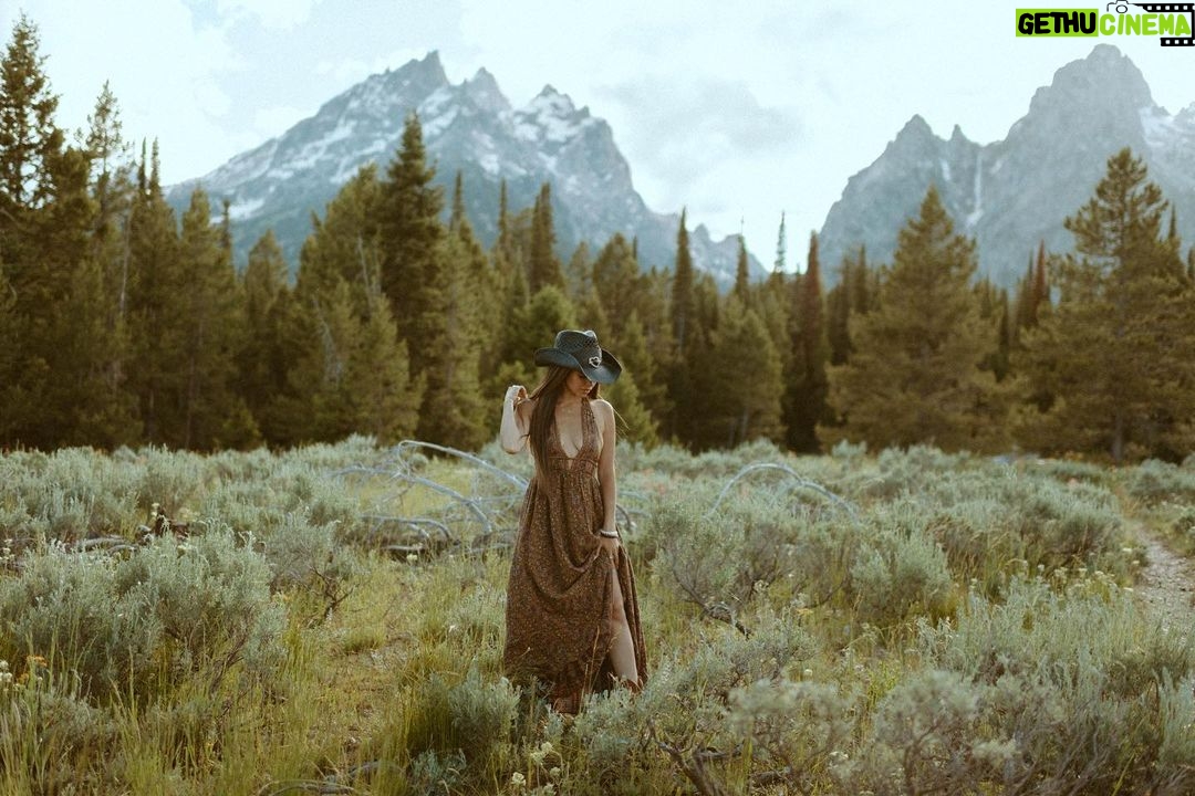 Vanessa Morgan Instagram - Going where the wind takes us 🤍 @jaidenrichanphotos Jackson Lake Wyoming