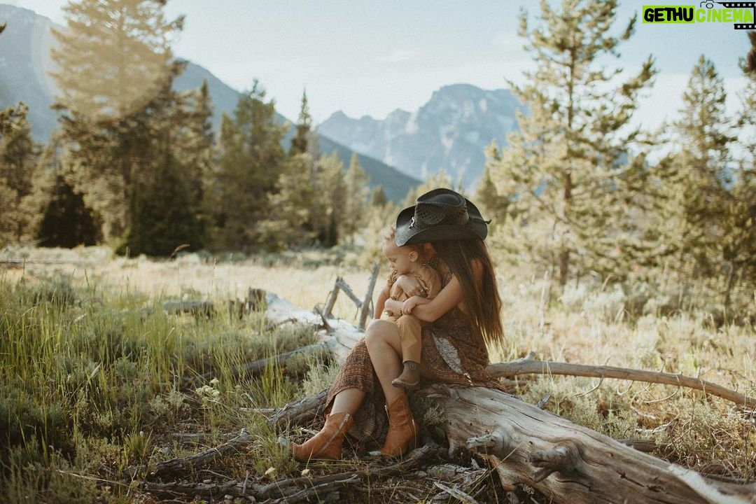 Vanessa Morgan Instagram - Going where the wind takes us 🤍 @jaidenrichanphotos Jackson Lake Wyoming