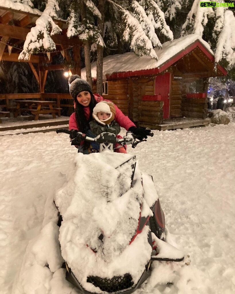Vanessa Morgan Instagram - Winter wonderland with my mini ☃️