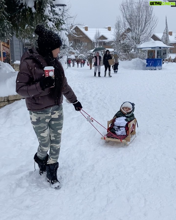 Vanessa Morgan Instagram - Winter wonderland with my mini ☃️