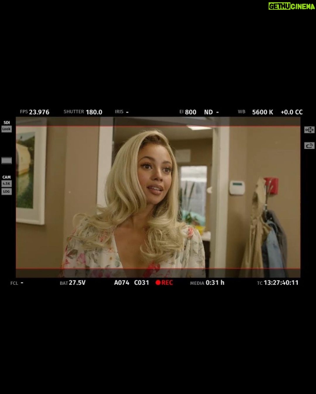 Vanessa Morgan Instagram - Havin a lil blonde moment, tune in for a new episode tonight at 8 pm :) 💋 on @cwwildcards @cbcgem