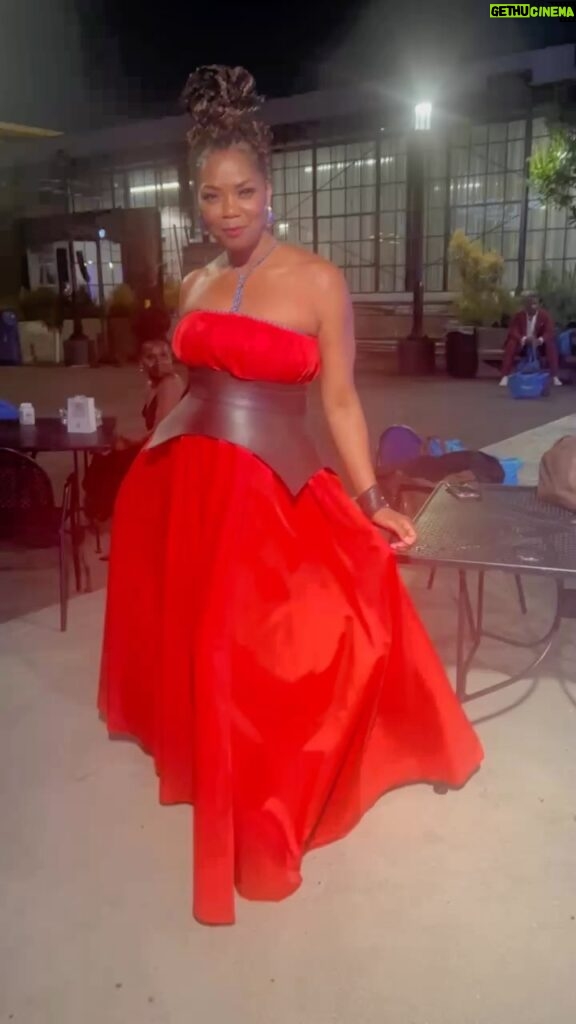 Vanessa Williams Instagram - When your girlfriend asks…Did u get to twirl in your dress tonight? Thank you @kylapratt ❤️❤️❤️ @hollyrodfdn #Designcares2023