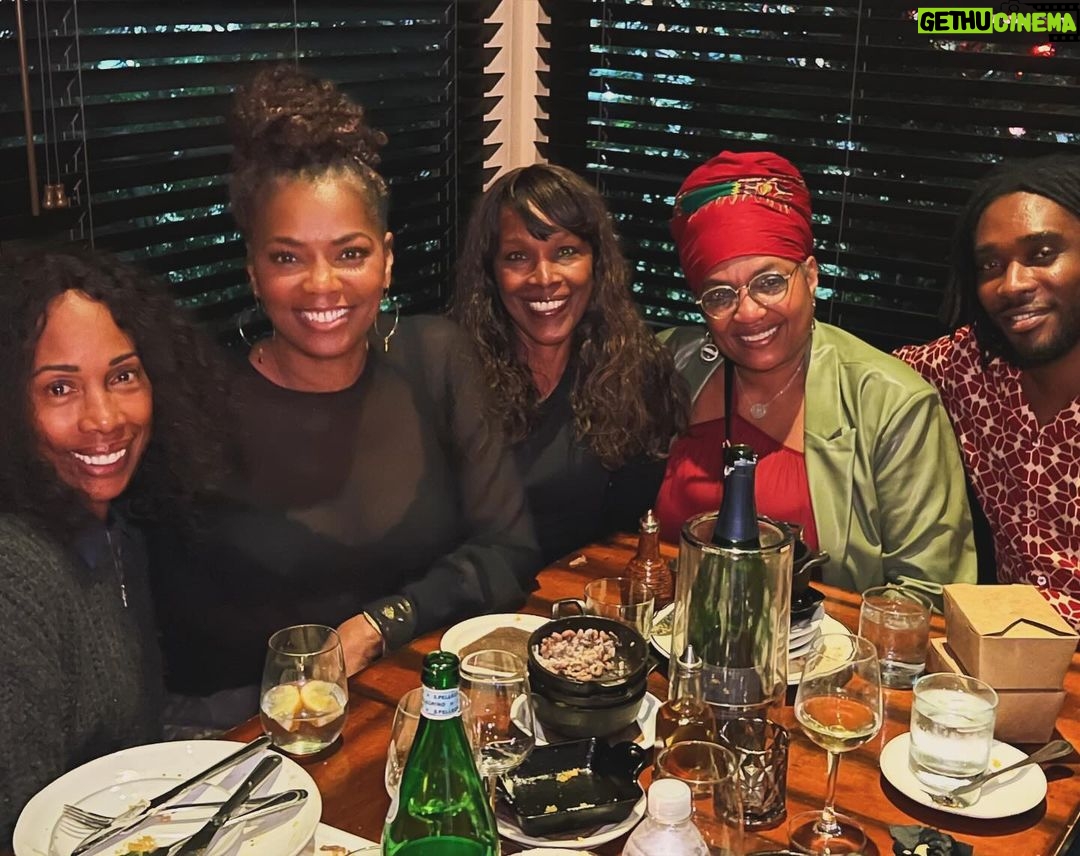 Vanessa Williams Instagram - Pan African Film Festival 30 years strong! #pafffilmfestival #photodump @paffnow #whatididthisweekend #weekend @johnsalley @nickimicheaux @victoriaekanoye @iamnovibrown @ofcourseitshaile Whoop whoop 🙌🏾