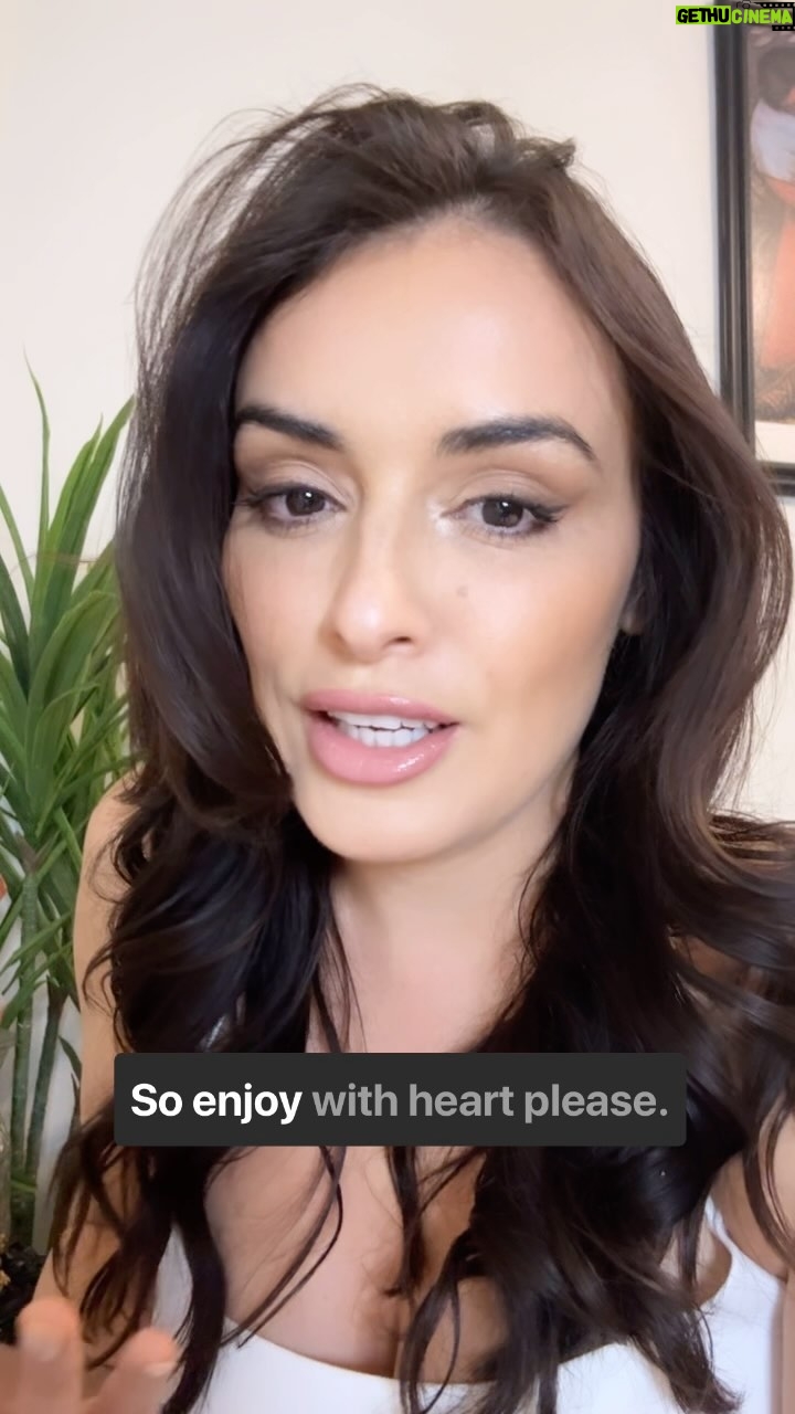 Vannessa Vasquez - 553 Likes - Excuse my sniffles 🤧 but !!!! …. Just sharing a piece of my truth since no one ever asks tv actors what we go through playing a character for MANY years.
Part of acting is creating characters and breaking up with them so please when you watch us know that we give up a piece of ourselves for a moment so that those on the other side can or watching can feel inspired, moved and entertained. And some of us get to do it year after year from our hearts ❤️ to yours ❤️
😘