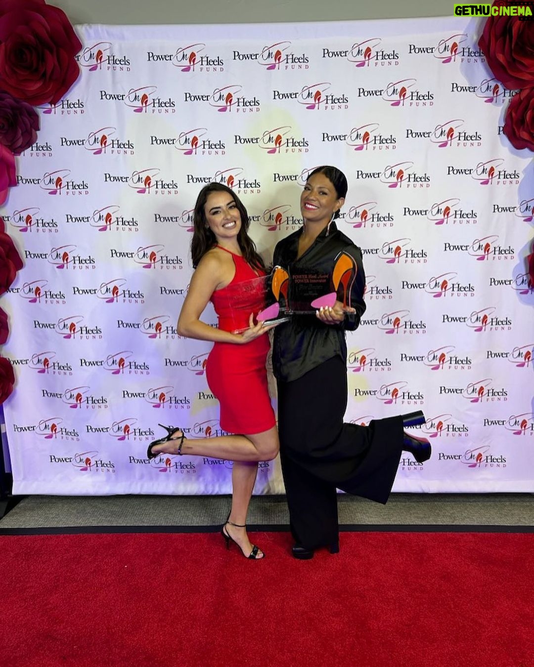 Vannessa Vasquez - 635 Likes - What an honor be spend Latina Equal pay day in my hometown Houston at the @poweronheelsf events with all of these Latina Baddies
Thank you for my Power Latina award 🥇 I’m still crying 😭
Thank you Yvette Mayo for having me ! You’re a s shero!!
Thank you to our sponsors @united @goyafoods @cbaldwinhotel @chase @cocacola
#sisepuede #pagame #latinaequalpay