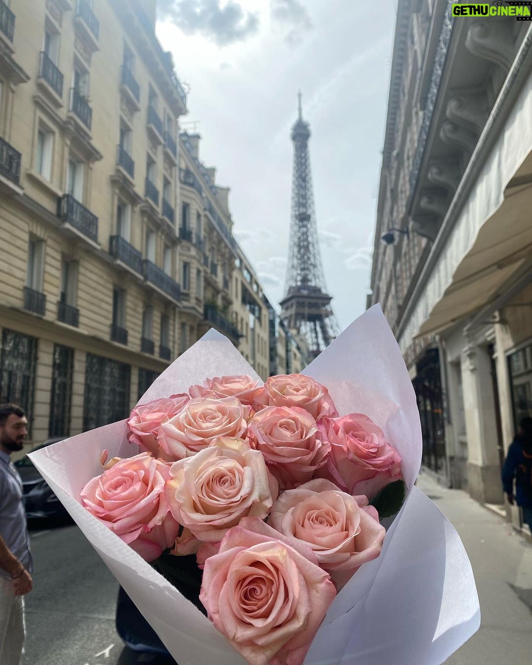 Vannessa Vasquez - 707 Likes - Mentally …. I’m back in Paris for fashion week with everyone else … but gaining 7 pounds cuz I like to eat and fuck It we are on strike still so why not 🥰 🛍 #paris #lourvemuseum