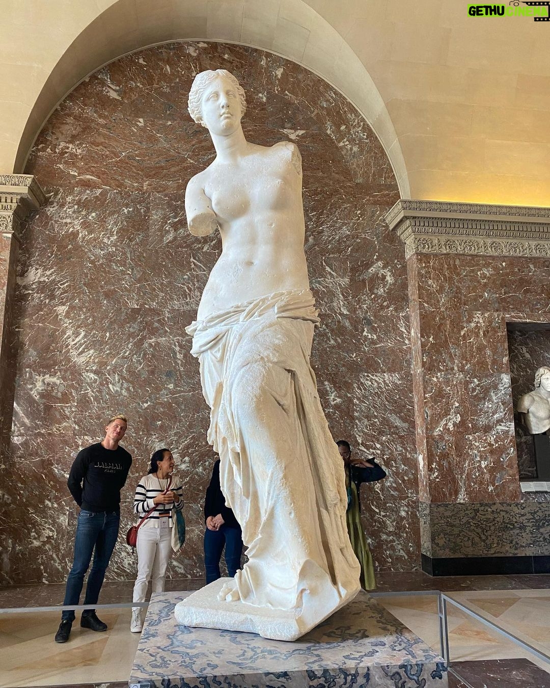 Vannessa Vasquez - 707 Likes - Mentally …. I’m back in Paris for fashion week with everyone else … but gaining 7 pounds cuz I like to eat and fuck It we are on strike still so why not 🥰 🛍 #paris #lourvemuseum