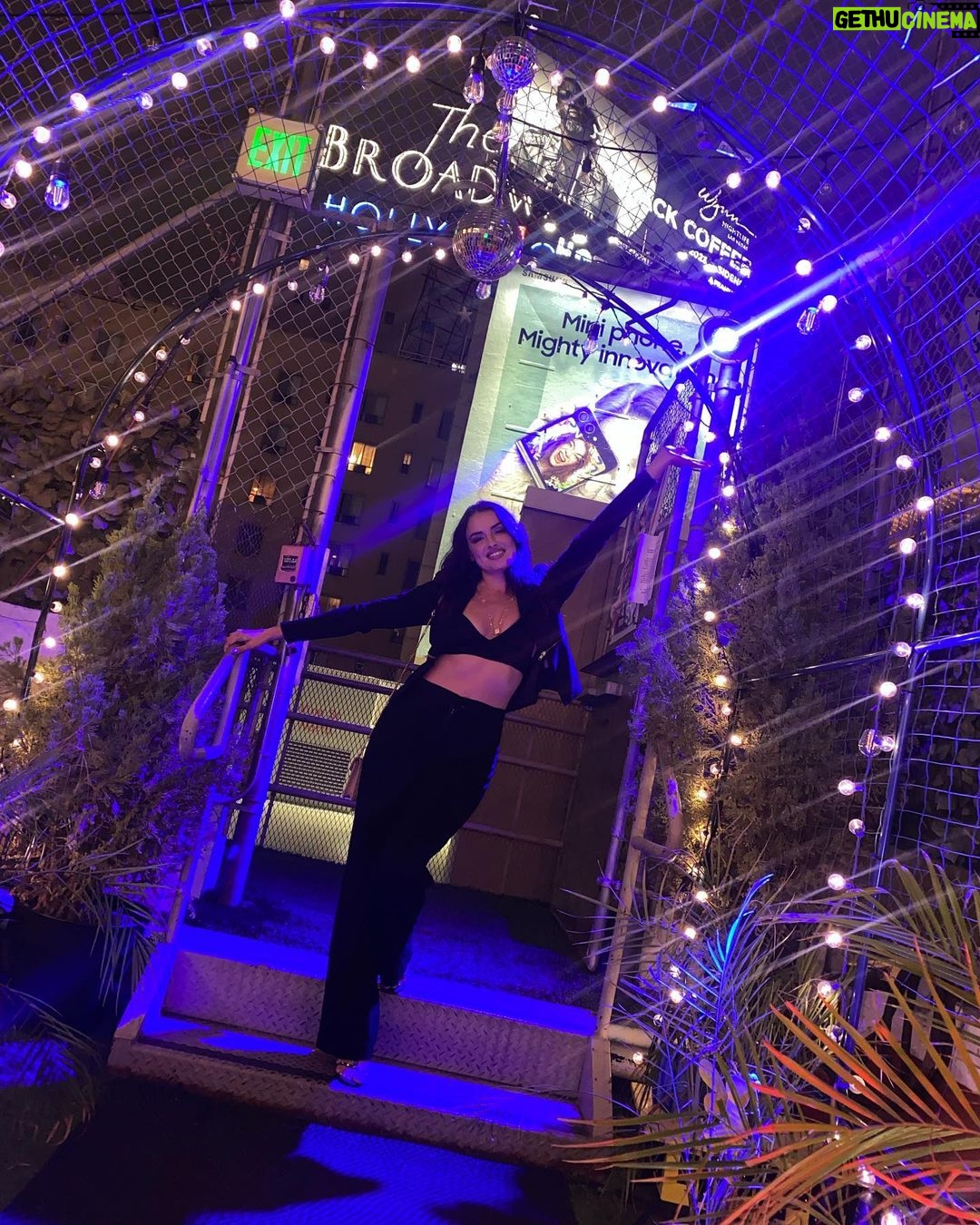 Vannessa Vasquez - 597 Likes - Bucket list ✅ of having your movie screen at the famous Ricardo Montalban theatre @the_montalban rooftop 🍿!! Love these guys ! Love what I do !! Everyone cracked up 😂 non stop 🥰🥰cheers to many more !! 🥰 link in my highlights! #funnymovies #divorcebait