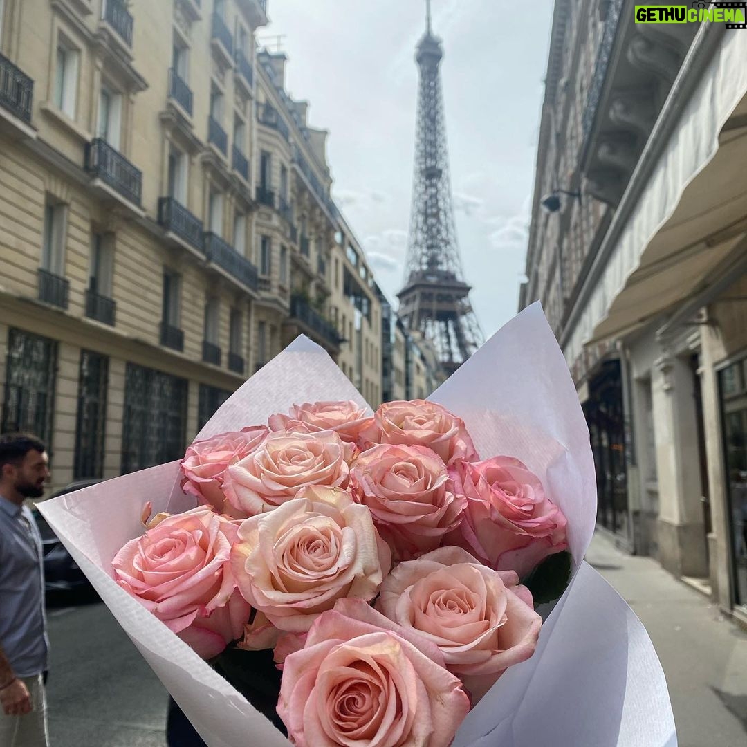 Vannessa Vasquez - 775 Likes - Once upon a time I fell in love with France 🇫🇷… once upon a time im still In Love 😻…
#paris , #nice #france #thelourve #monalisa #eiffeltower