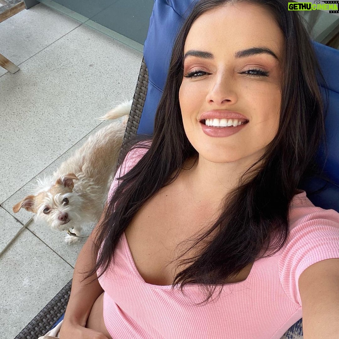 Vannessa Vasquez - 605 Likes - Grateful for another weekend of rest and fun 🤩!! Back to action plan … although part of the action plan is making time for fun, rest, and me time 💆🏻♀️. Let’s get it 💥 !!
#motivationalmonday bc