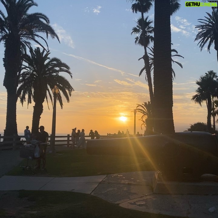 Vannessa Vasquez - 605 Likes - Grateful for another weekend of rest and fun 🤩!! Back to action plan … although part of the action plan is making time for fun, rest, and me time 💆🏻♀️. Let’s get it 💥 !!
#motivationalmonday bc
