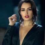 Vannessa Vasquez Instagram - And you shouldn’t let others tell you that either 🖤 @drdanophotography @beautybyjessiee #mondaymotivation #photoeveryday