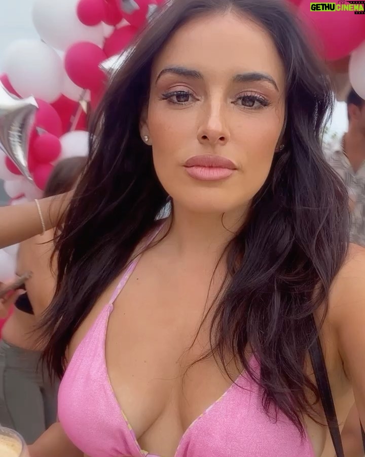 Vannessa Vasquez - 1.8K Likes - Been on that big B 💕 energy…