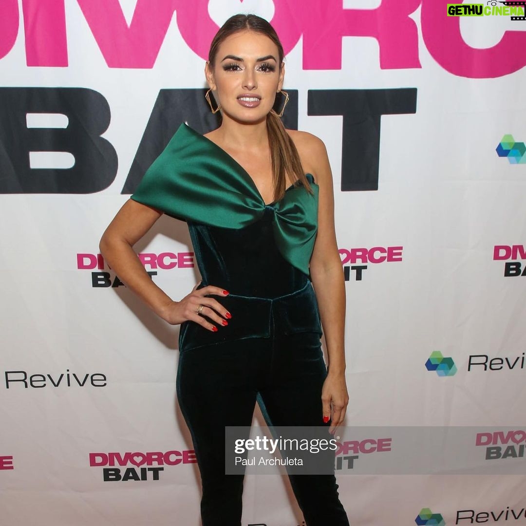 Vannessa Vasquez - 0.9K Likes - DIVORCE BAIT (private premier) 🥰Woke up with so much adoration and gratitude in my heart for this experience.
Thank you for all the beautiful messages from everyone who saw and has seen the film. I’m so happy y’all are loving it and making y’all laugh and smile🥲 makes me feel so good hearing all the joy it’s bringing 🥰
Photo @paul_archuleta @gettyimages
Special thanks to everyone for last night for being a part of it
@the.eric.estrada
@coryjames.j
@taconazo
@realrickmancia @panamanian.empress @tyronetannofficial @ericknoboost
Styled by @regardstylehouse @dimitryl @cristallini_official
Mua @___nadineb
Thank you to all of you xo
@divorcebaitthemovie now on Video on Demand on all platforms 🍿🥂