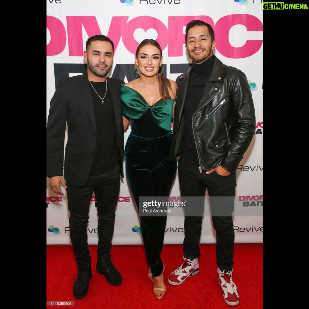 Vannessa Vasquez - 0.9K Likes - DIVORCE BAIT (private premier) 🥰Woke up with so much adoration and gratitude in my heart for this experience.
Thank you for all the beautiful messages from everyone who saw and has seen the film. I’m so happy y’all are loving it and making y’all laugh and smile🥲 makes me feel so good hearing all the joy it’s bringing 🥰
Photo @paul_archuleta @gettyimages
Special thanks to everyone for last night for being a part of it
@the.eric.estrada
@coryjames.j
@taconazo
@realrickmancia @panamanian.empress @tyronetannofficial @ericknoboost
Styled by @regardstylehouse @dimitryl @cristallini_official
Mua @___nadineb
Thank you to all of you xo
@divorcebaitthemovie now on Video on Demand on all platforms 🍿🥂