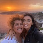 Vannessa Vasquez Instagram - Surround yourself with ppl who value your presence and respect you. Who’s priority is peace for themselves and protecting your peace of mind. Everything else is a no. 😘🙏✨✨✨✨ #emotionalsafety #emotionalintelligence #peace #1111portal #motherdaughter #healingjourney #chakrabalancing Santorini, Greece