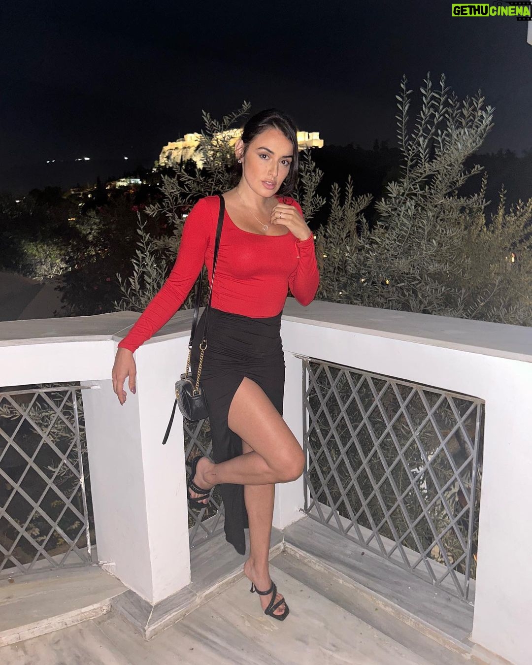 Vannessa Vasquez Instagram - When you’re having a deep philosophical moment connecting with the Greek Gods but mom says “ponte allí como una model” … “pero así no, te ves asustada” … 😂 😂 💀… have your deep moments but don’t forget to play human and laugh at yourselves and all the silliness we go along w in life. It’s all part of the game, enjoy it, live it, laugh it. Especially with those that elevate your frequency🥰🥰🥰🥰 . Love you mom. Thank you for taking this journey w me. 🥰😘😘😘😘 #motherdaughterlove💕 #athens 🇬🇷 Athens Greece