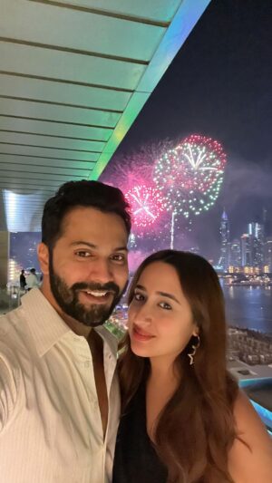 Varun Dhawan Instagram - Don’t say bye say hi #2024 
#happynewyear 

Happy new year, 2024