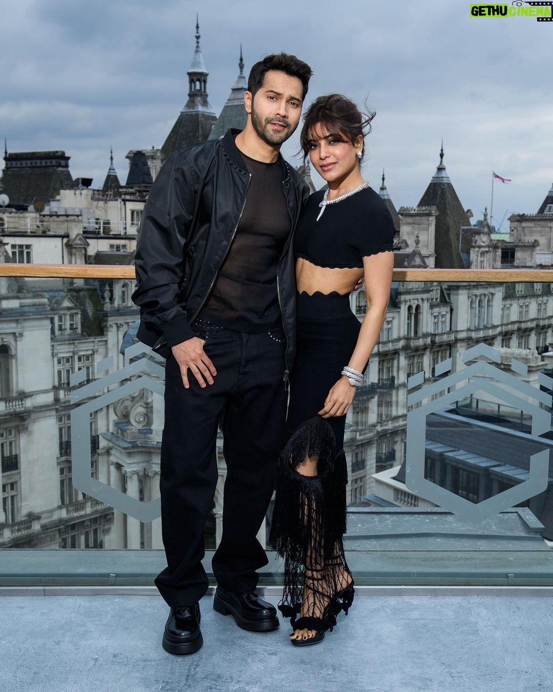 Varun Dhawan - 1.9 Million Likes - š¤ š
With everyone and each other #citadel