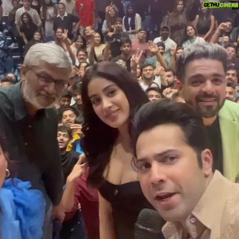 Varun Dhawan Instagram - DXB you were full #Bawaal ❤️‍🔥 thank you for the love 💕