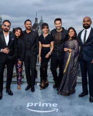 Varun Dhawan Instagram - 🖤 👀 
With everyone and each other #citadel