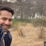 Varun Dhawan Instagram - When the 🐺 meet the 🐅
