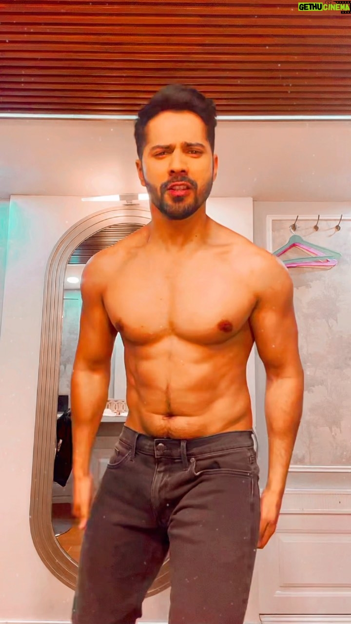 Varun Dhawan Instagram - Goodbye to 2022 on a good note #jugjuggjeeyo sab log