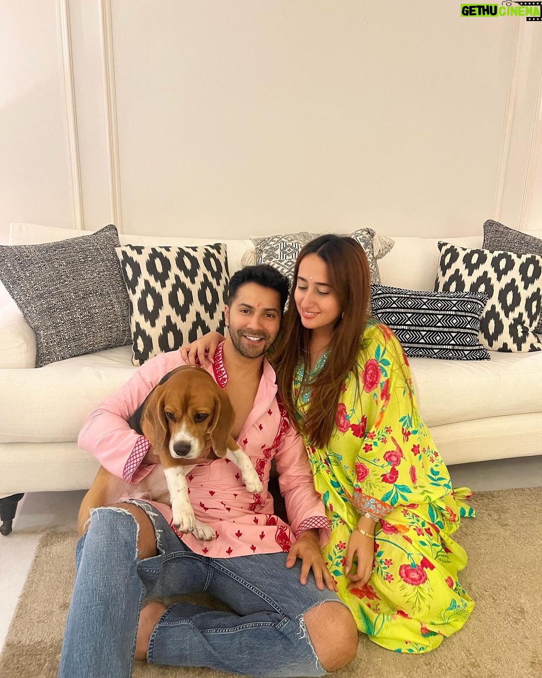 Varun Dhawan - 800.5K Likes - ą¤¦ą¤æą¤Æą„ ą¤ą¤²ą¤¾ą¤ ą¤Ŗą¤° ą¤²ą„ą¤ą„ą¤ ą¤ą„ ą¤¬ą„ą¤ ą¤ą¤ ą¤Øą¤¾ ą¤²ą¤ą¤¾ą¤
#happydiwali šŖš