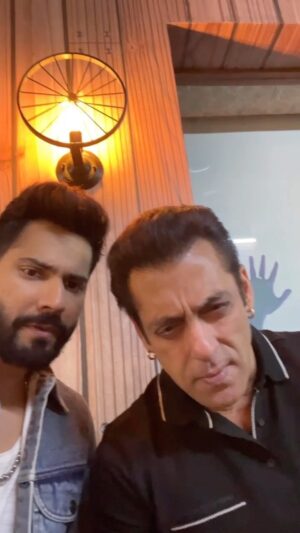 Varun Dhawan Instagram - Bhai bane BHEDIYA 
Had to bite him. Had a great time on big boss with bhai @beingsalmankhan milte hain 25 Nov ko theatre mein