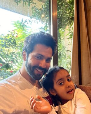 Varun Dhawan Instagram - Sunday with my favourite gal ♾❤️
