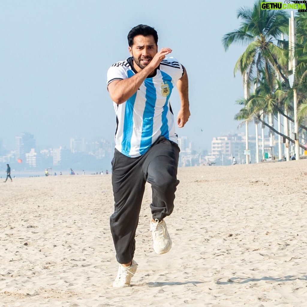 Varun Dhawan Instagram - For the love of the game @fifaworldcup @bombaytimes @prathameshb84 who u rooting for ?
