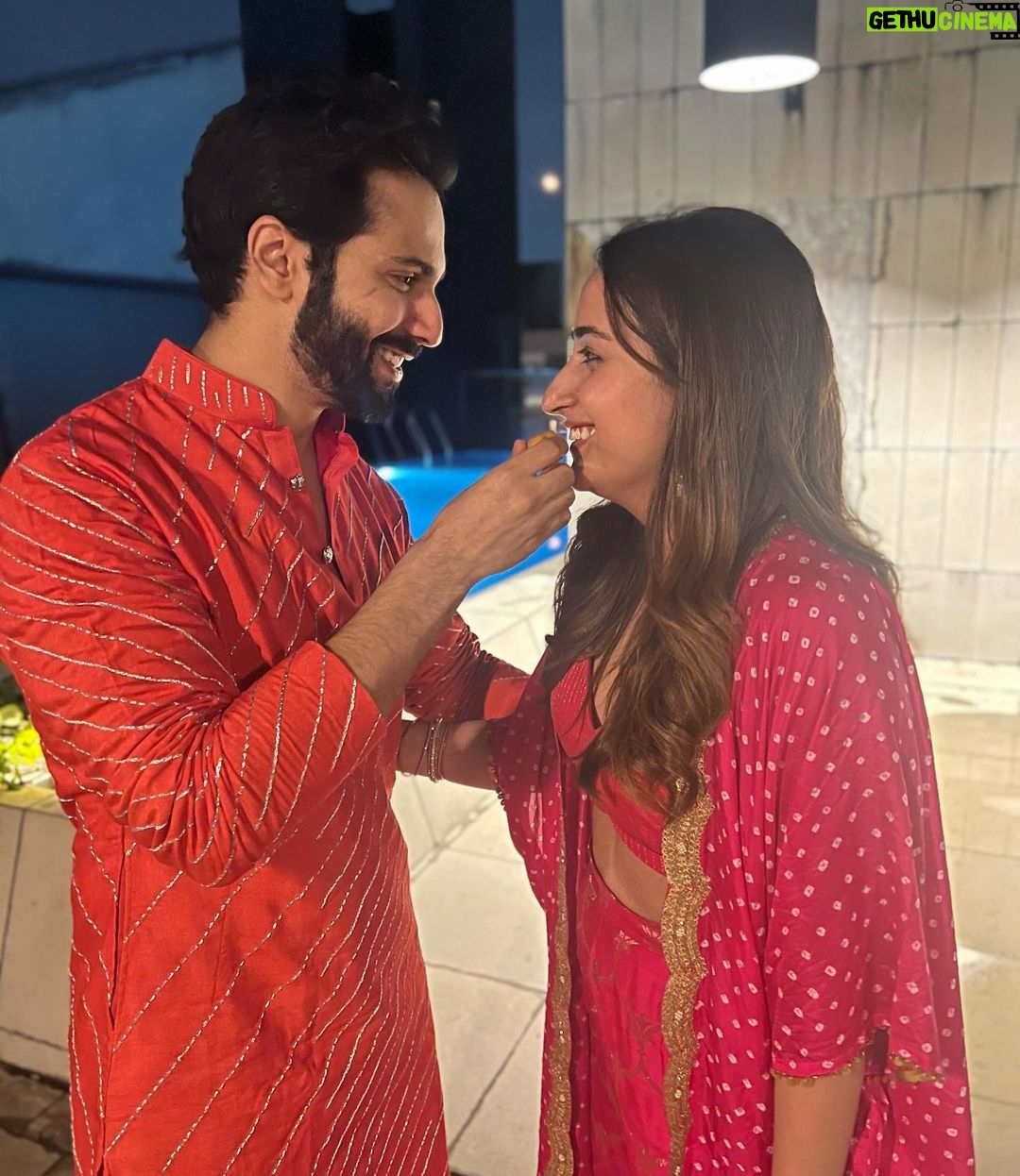Varun Dhawan - 2.1 Million Likes - Happy #karvachauth ā¾ā¤ļø