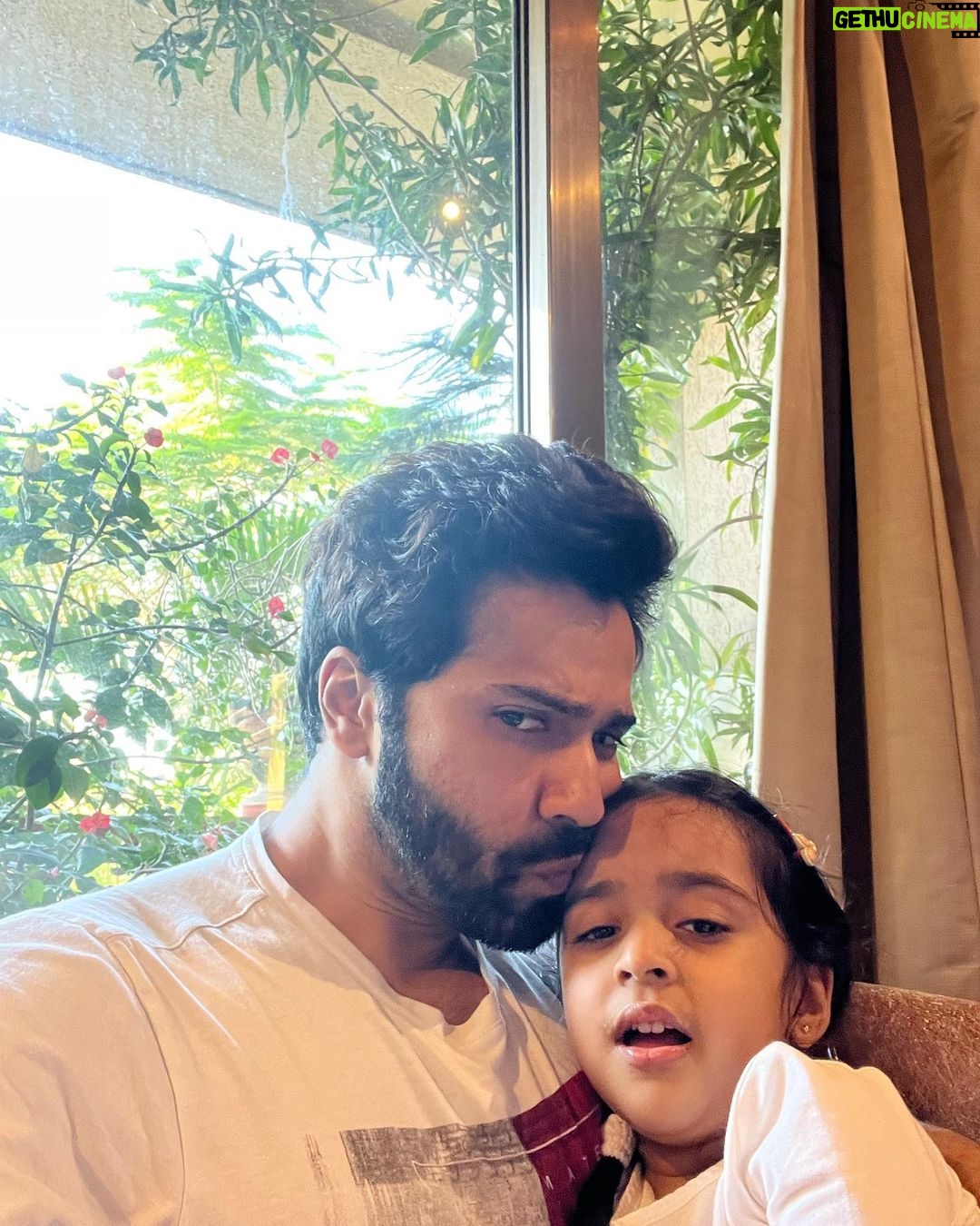 Varun Dhawan - 727.3K Likes - Sunday with my favourite gal ā¾ā¤ļø