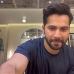Varun Dhawan Instagram - Trending worldwide all over thank u for the love please to announce we are a number 1 in more then 14 countries and in the top 10 in almost every country thank u for the massive love - #bawaaal @wardakhannadiadwala @niteshtiwari22 @ashwinyiyertiwari @primevideoin #sajidnadiadwala