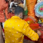 Varun Dhawan Instagram - Had the best darshan today at #laalbaghcharaja. गणपति बप्पा मोरया 🙏☀️ Laal Bagh Ka Raja