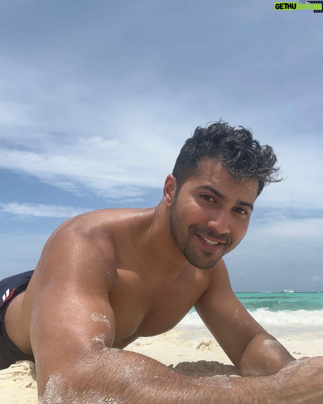 Varun Dhawan Instagram - Thirst 🪤 The Ritz-Carlton Maldives, Fari Islands