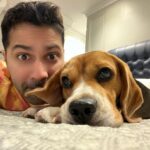 Varun Dhawan Instagram - Sundayzzz #loveislove