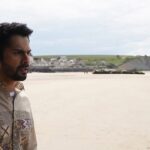 Varun Dhawan Instagram - Ajju bhaiya ne Mahual bana diya 🙏. Thank u for giving bawaal a place In Your heart. I have never received so many calls for any film of mine. The impact this film is having on people is incredible. It’s a conversation starter about the fake image industry and how today we are all in someway slaves to this ideology. Thank u for watching and enjoying Ajju and his family. You are #bawaal Photographer - @ruchitrajguru