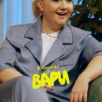 Varvara Shcherbakova Instagram - Неподрасчитал размерчик👀 Новый выпуск «В гостях у Вари» эксклюзивно в VK Видео! #вгостяхувари #варваращербакова #маргаритародина #кириллмазур