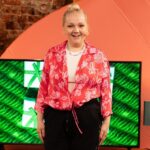 Varvara Shcherbakova Instagram - Второй выпуск «В гостях у Вари»🥰 Если бы выпуск был персонажем игры, то было бы так: Игорь +1000 и чуть гитары Маша +1500 и чуть сапог Кофе Лебо +миллиард)))) Серёжа +1 батарейка и миллион к крашести😍 Там смешно и душевно! Посмотрите, плиз) Ссылка в описании и сторис! Домик Друзей