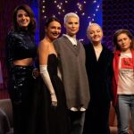 Varvara Shcherbakova Instagram - НОВОГОДНИЙ ЖЕНСКИЙ ФОРУМ уже в ютубе🎄 Кайфовый выпуск с нашими и вашими самыми любимкинсами в гостях! Спасибо, дорогие @dzhabrailov_igor @zoya_zoo @goshakartsev 💓 Было сильно хорошо, тепло, смешно и красиво😍 Включаем, наряжаем ёлочку, пьём вкусненькое и кайфуем! Отдельное спасибо роднулькам @ilonamakeup за этот блестящий мейк🥰 @yanchi444 за что-то удивительное на волосах🤩 и @b.i.l.e.t.s.k.a.y.a за данный сьют и стиль❤️ 💙 @startyom @rustam_dzhibilov В этом году мы всё! До встречи в 2023❣️ Подарки на Новый год