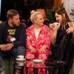 Varvara Shcherbakova Instagram - Второй выпуск «В гостях у Вари»🥰 Если бы выпуск был персонажем игры, то было бы так: Игорь +1000 и чуть гитары Маша +1500 и чуть сапог Кофе Лебо +миллиард)))) Серёжа +1 батарейка и миллион к крашести😍 Там смешно и душевно! Посмотрите, плиз) Ссылка в описании и сторис! Домик Друзей