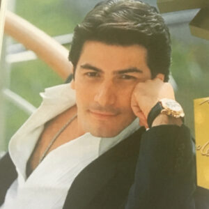 Vatan Şaşmaz Instagram - #tbt #geçmişzamanolurki #zalimyillar #trhowback #eskidendiçokeskiden #genclik #toy #2000